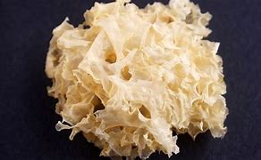 Using snow fungus has the effect of nourishing the lungs and fighting against dryness in autumn.